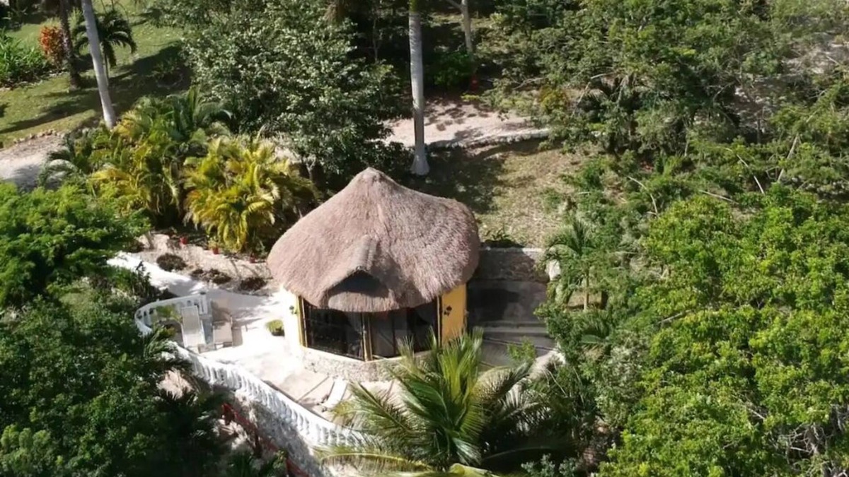 Bacalar House | WATERFRONT- DOG friendly Palapa with-private patio