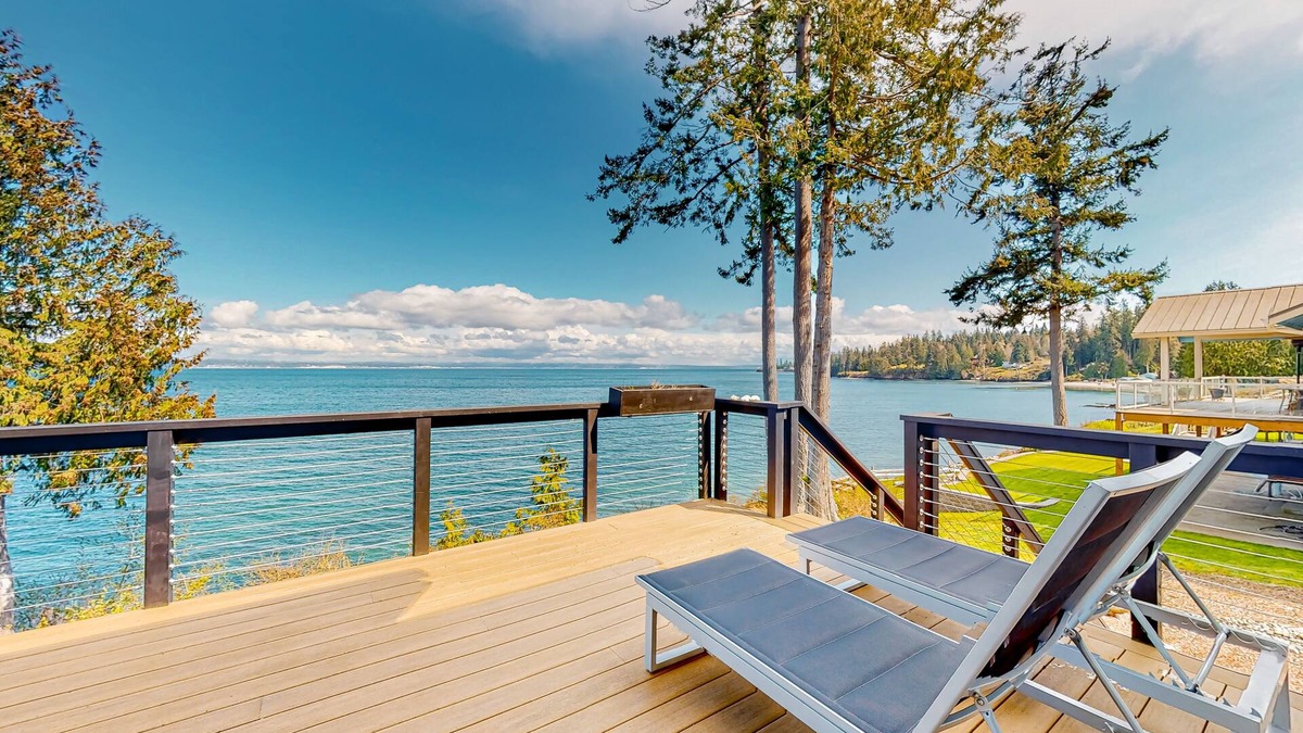 Port Ludlow House | Waterfront dream home with unparalleled views, gas fireplace, & washer/dryer