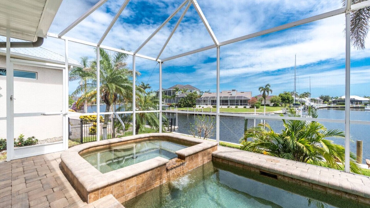 Punta Gorda House | Waterfront Elegance in Punta Gorda Isles