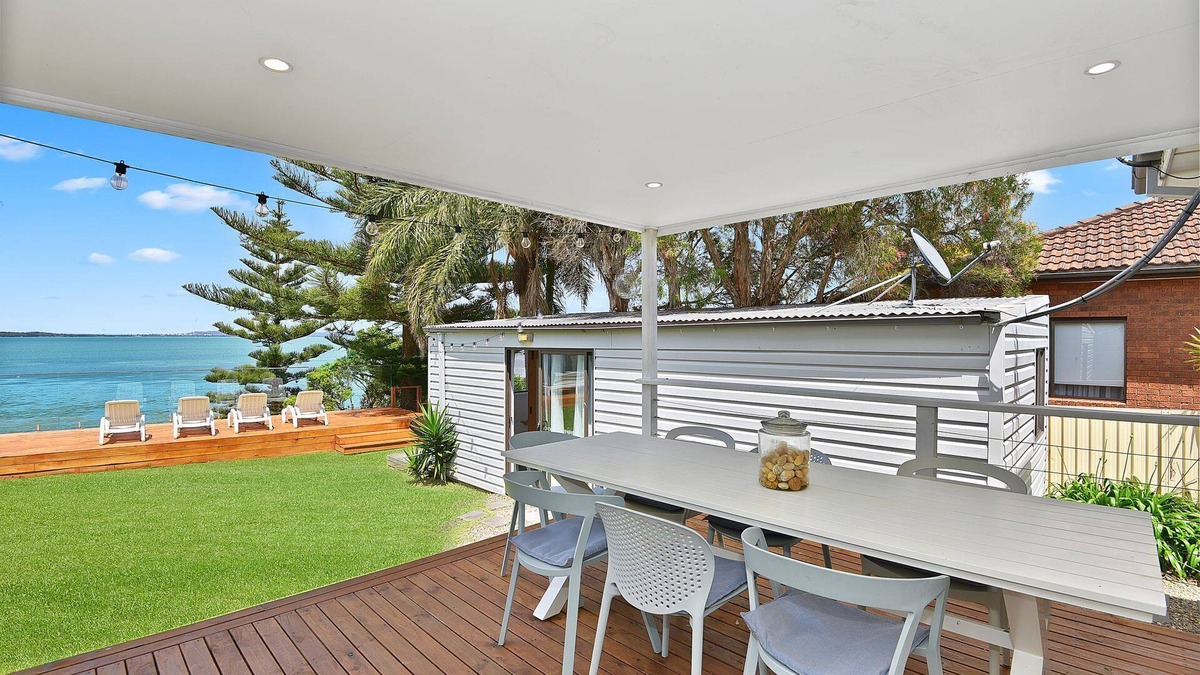 Toukley House | Waterfront Escape Absolute Waterfront