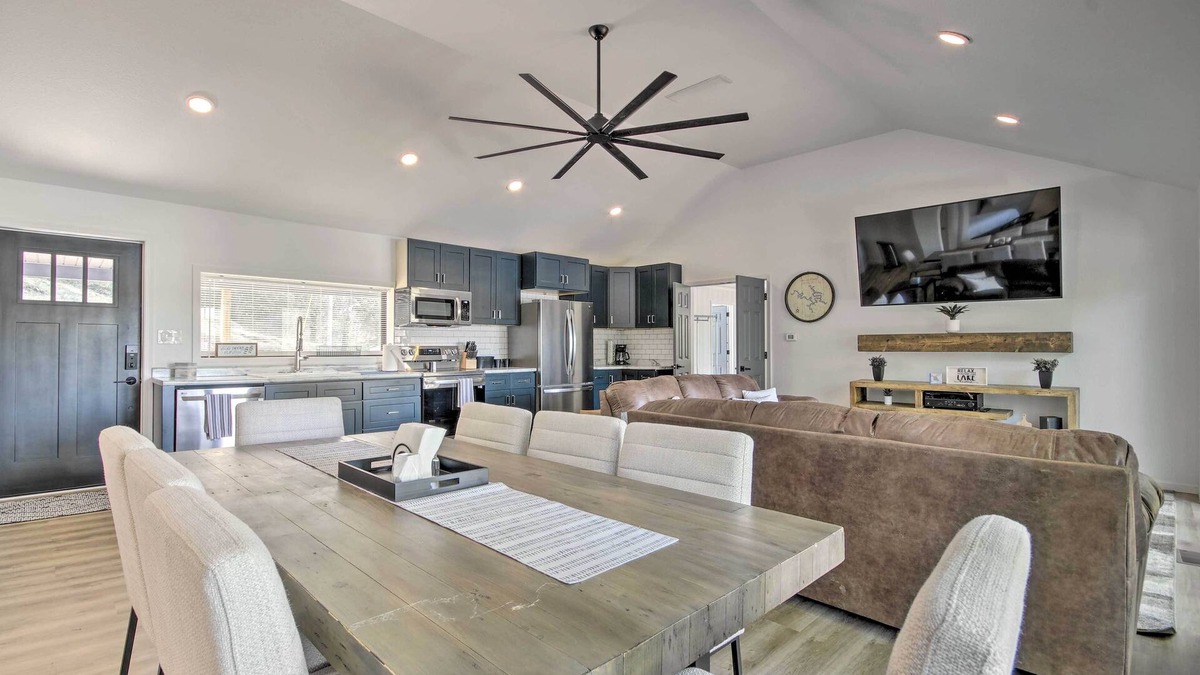 Gravois Mills House | Waterfront Escape: Ozarks Home + Guest House!
