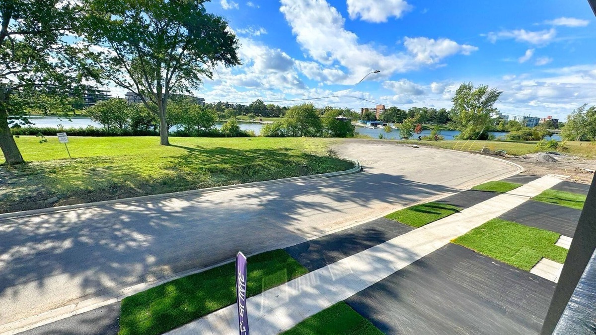 Welland House | Waterfront Getaway: Peaceful Canal Escape