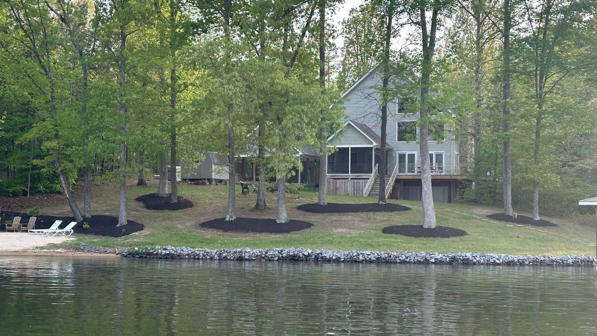 Mineral House | Waterfront: great views, boathouse, beach, Free Kayaks/Paddleboards PRIVATE SIDE