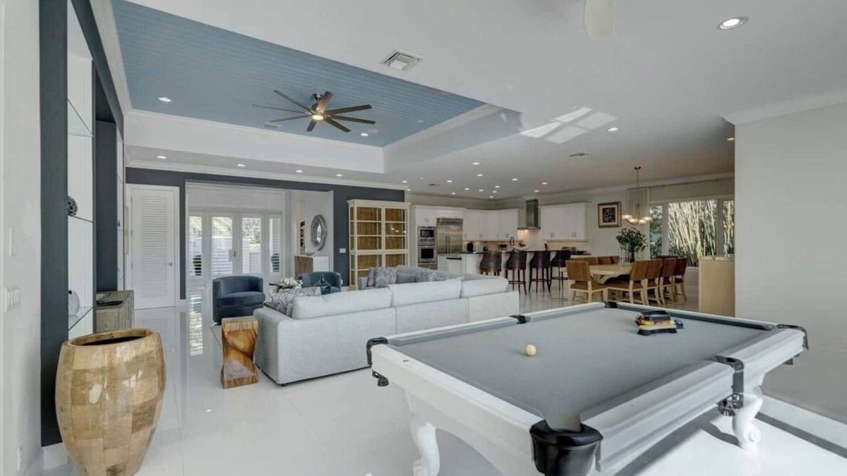 17th Street Causeway House | Waterfront ~ Heated Pool ~ Dock ~ Kayaks ~ Bikes