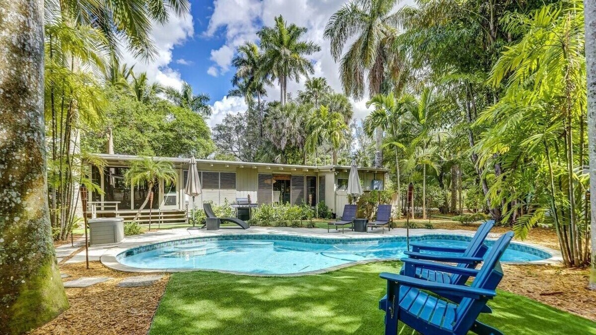 Sailboat Bend House | Waterfront ~ Heated Pool ~ Private cul-de-sac