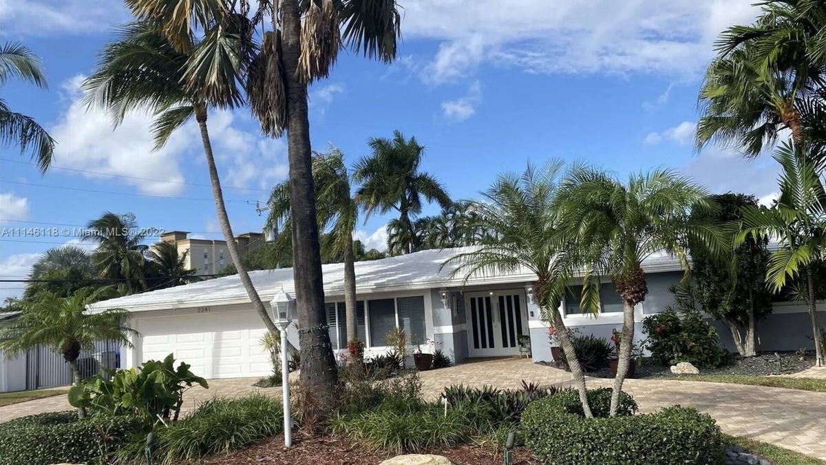 Garden Isles House | Waterfront, heated Pool enclosed, our home is completely renovated, very private