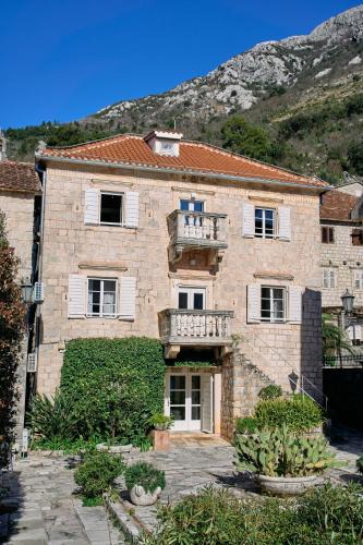 Perast Villa | Waterfront Historical Villa Perast