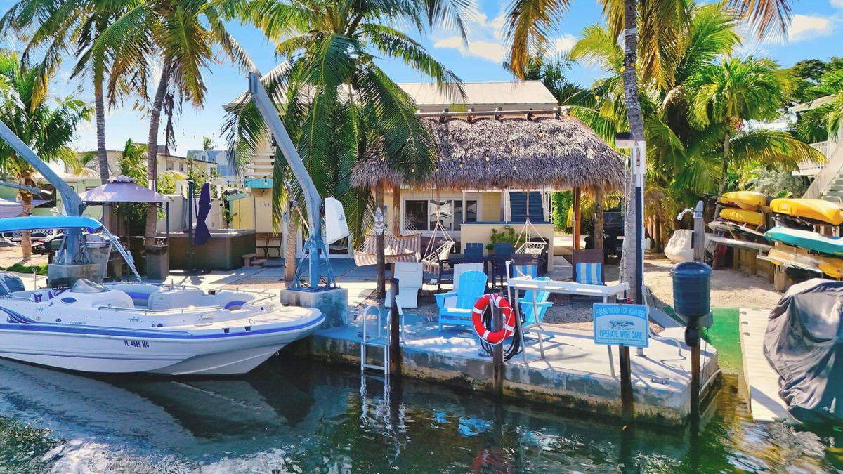 Anglers Park House | Waterfront Home 3/2.5,HotTub,2Sup,4Kayaks,Golf Car