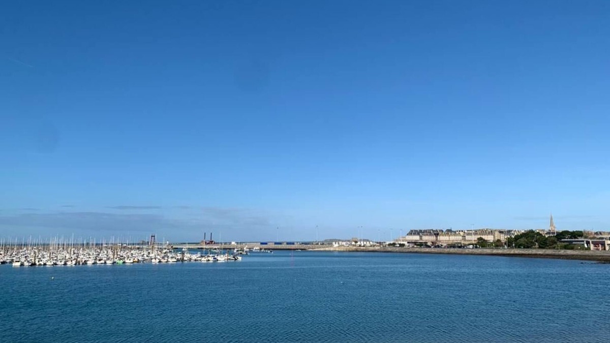 Saint-Servan House | Waterfront home in Saint-Malo, wake up facing the beach!