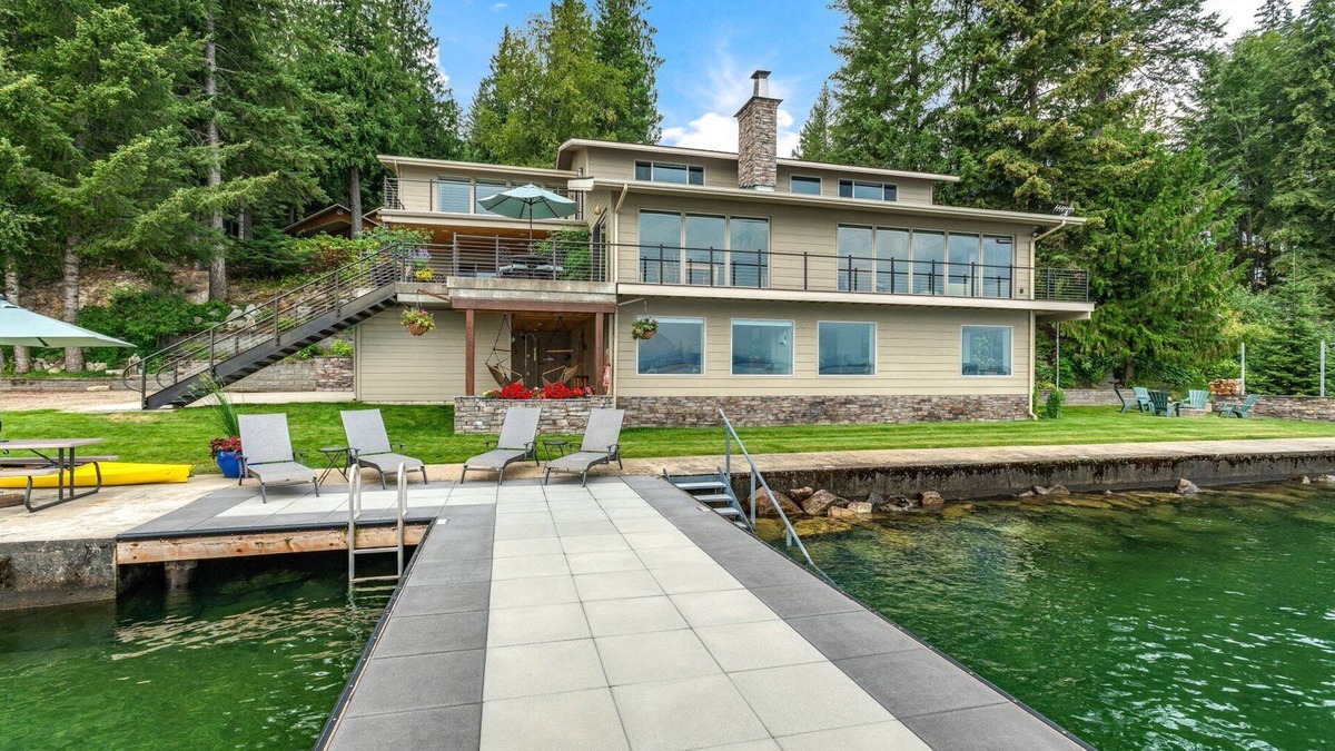 Sandpoint House | Waterfront Home on Lake Pend Oreille River with boat lift and Easy Access
