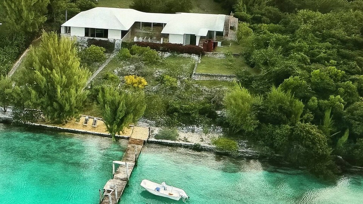 Gregory Town House | Waterfront home on the bay in secluded Whale Point! Private Dock!
