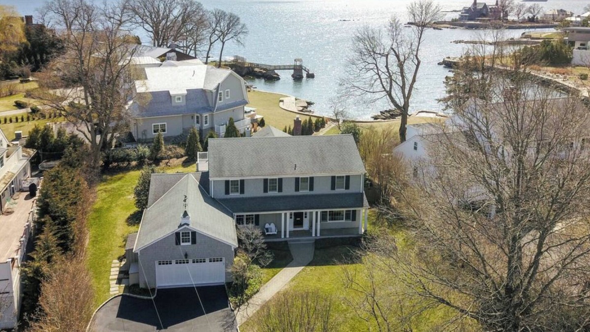 Rye House | Waterfront home on the Long Island sound with private beach access
