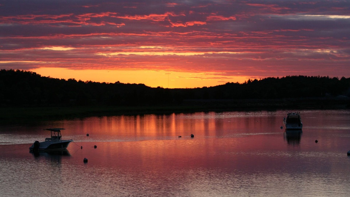Weweantic House | Waterfront Home : Private Beach, Kayaking, Swimming, Right From Your Back Door