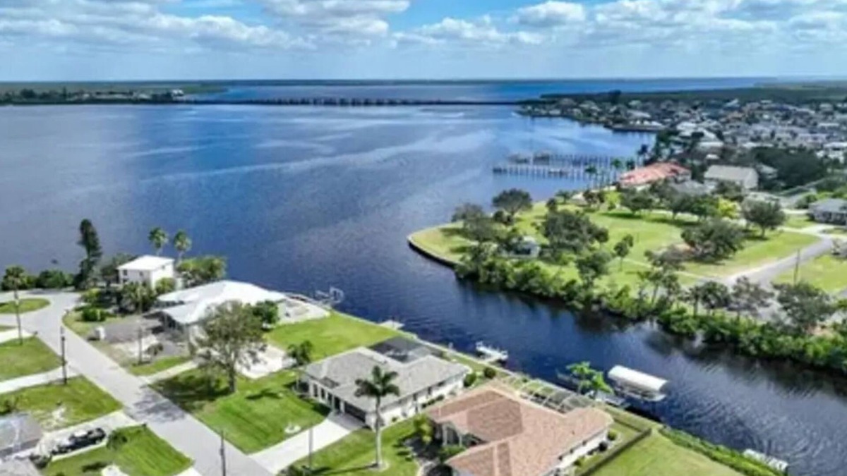 Gulf Cove House | Waterfront Home with Heated Pool, Bikes, Dock and Kayak on the Myakka River