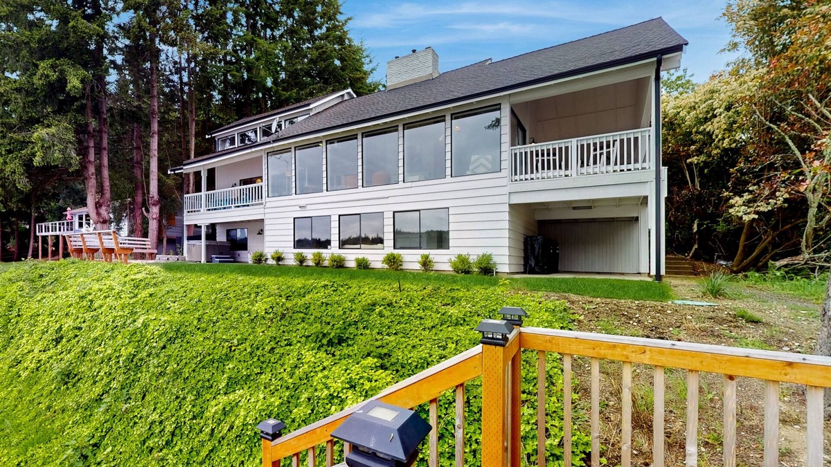 Vashon Island House | Waterfront home with hot tub, deck pool table and firepit