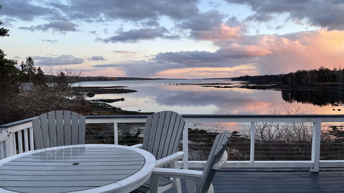 Ellsworth House | Waterfront home with amazing views
