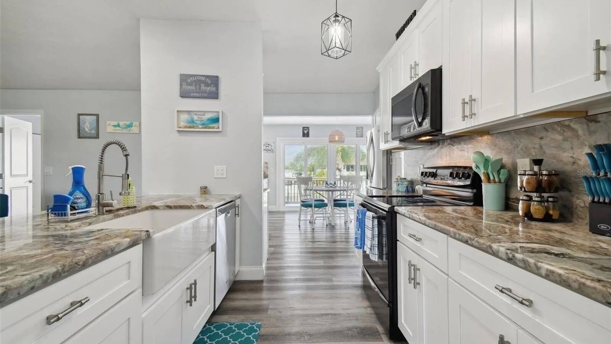 Spring Hill House | Waterfront Homes w/Kayaks&Games
