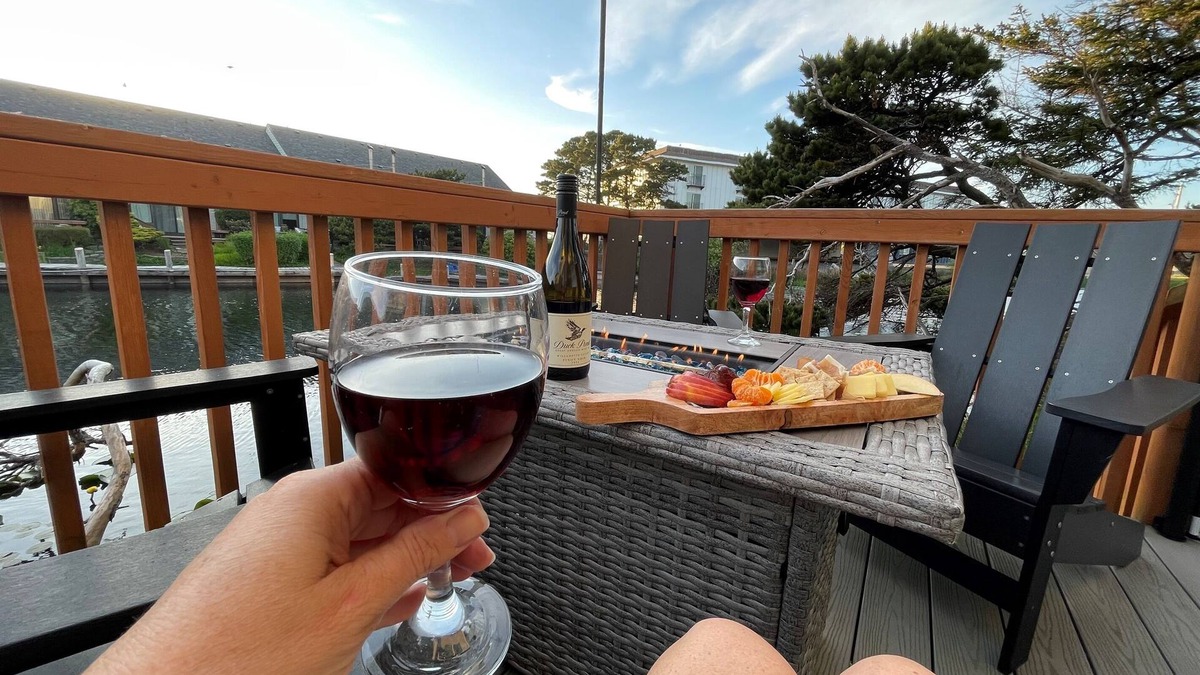 Lincoln City House | Waterfront | HotTub | Game Rm | Kayak | Walk2Beach