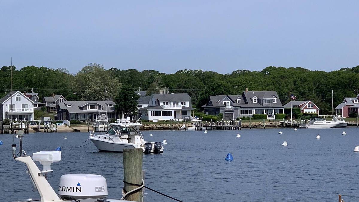 Oak Bluffs House | Waterfront House On Oak Bluffs Harbor