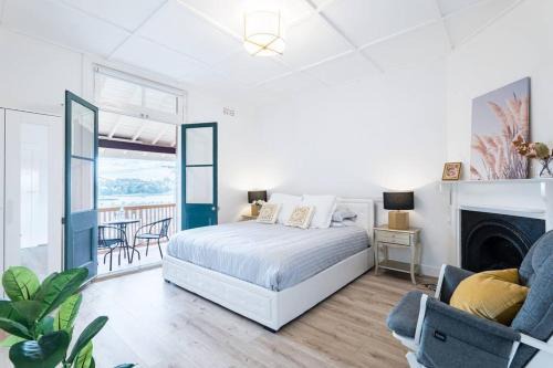 Millers Point Apartment | Waterfront - KING Master 4 Bedroom 3 Storey#9-10