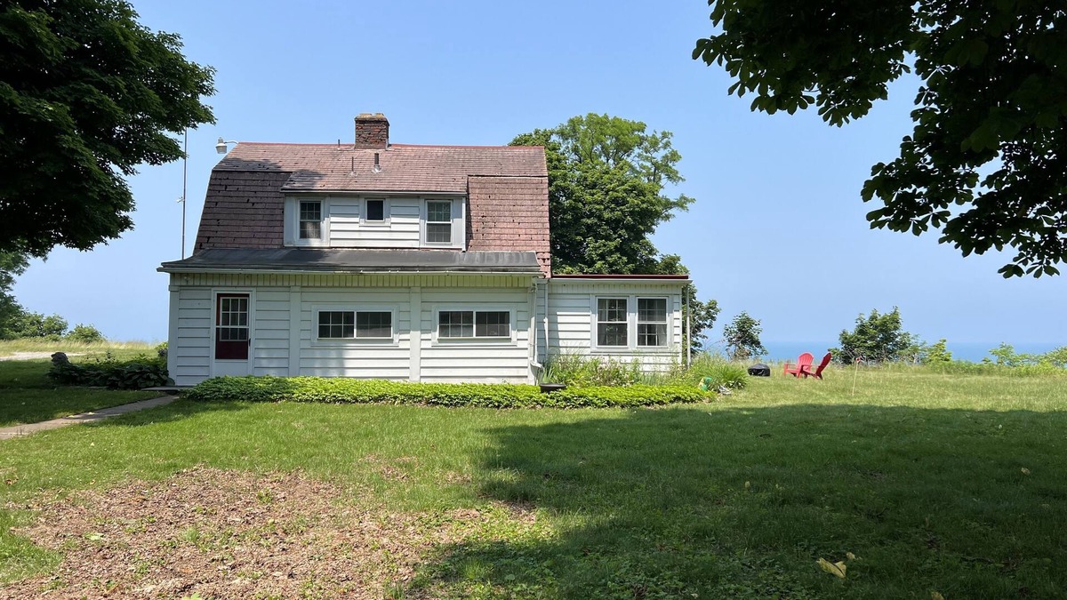 Erie County House | Waterfront Lake Erie Getaway!
