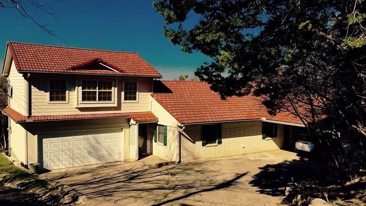 Lake Whitney House | Waterfront Lake House! Awesome Sunsets View!