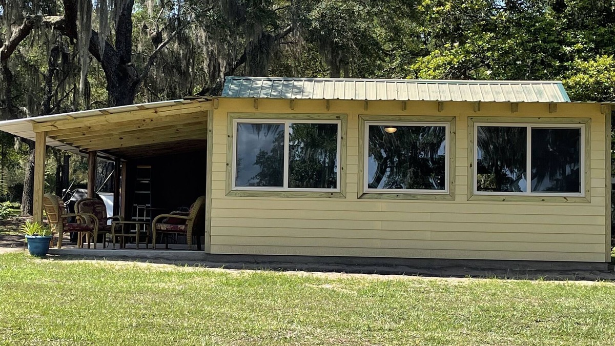 Fort McCoy Cottage | Waterfront Lake Kerr Cottages- McDade * Newly Remodel *