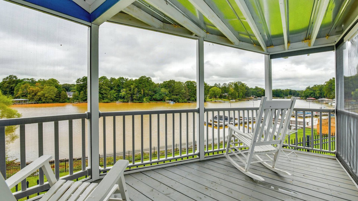 Sherrills Ford Cabin | Waterfront Lake Norman Cabin w/Screened Porch!
