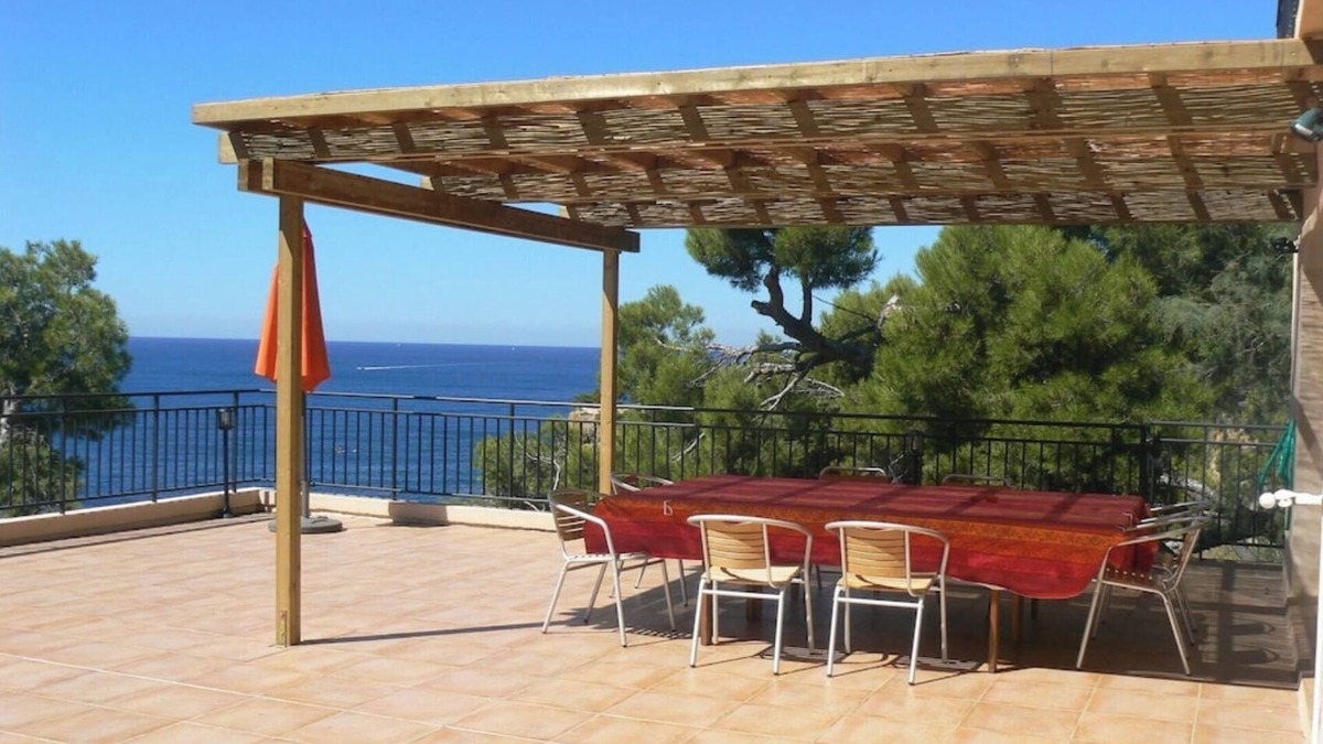 Ensues-la-Redonne Villa | Waterfront level 7 people, direct access to the sea in 1 min