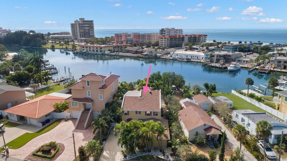 Belle Vista House | Waterfront Living at its Finest!