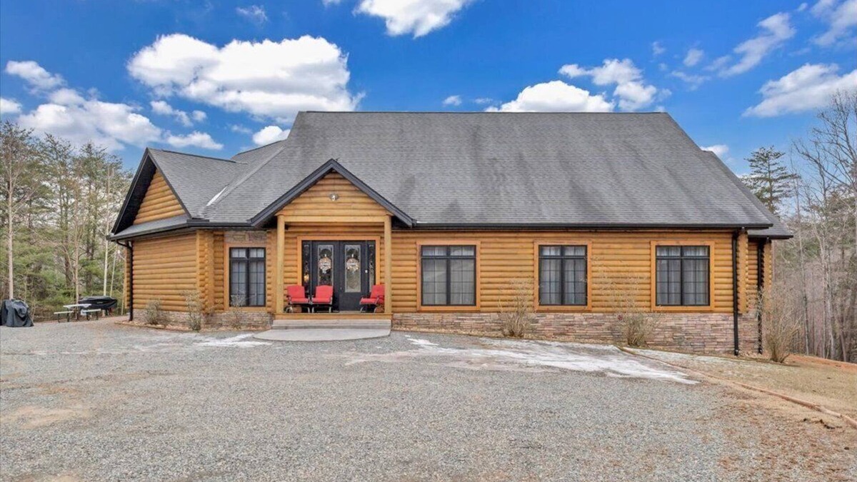 High Point House | Waterfront Log Home, Fire Pit & Table, Swim Spa, & Game Room