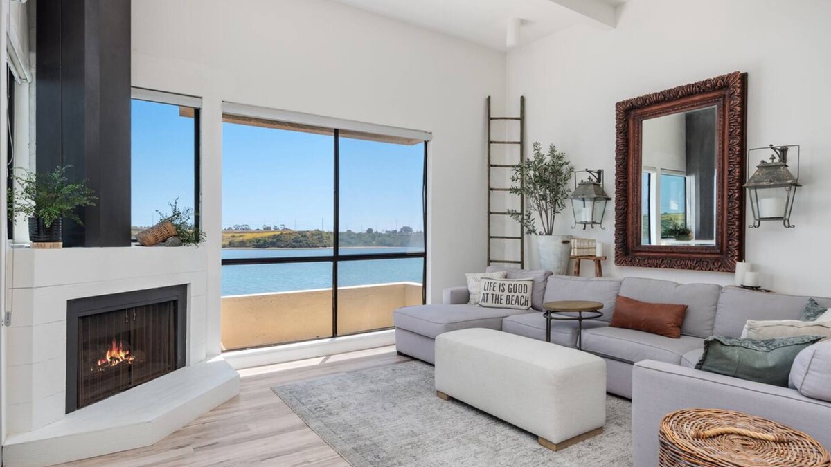 Carlsbad Apartment | Waterfront Luxury Condo - Relaxing Escape