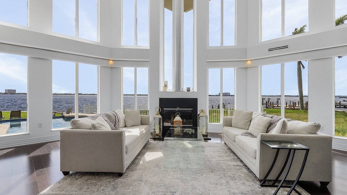 Yacht Club House | Waterfront Luxury Escape, Amazing Water Views, Perfect Location!