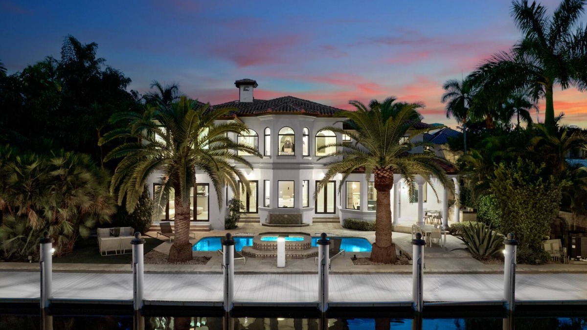 East Fort Lauderdale Villa | WATERFRONT MANSION