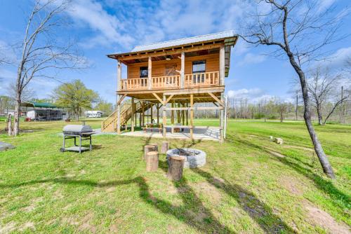 Marksville Apartment | Waterfront Marksville Studio with Dock!