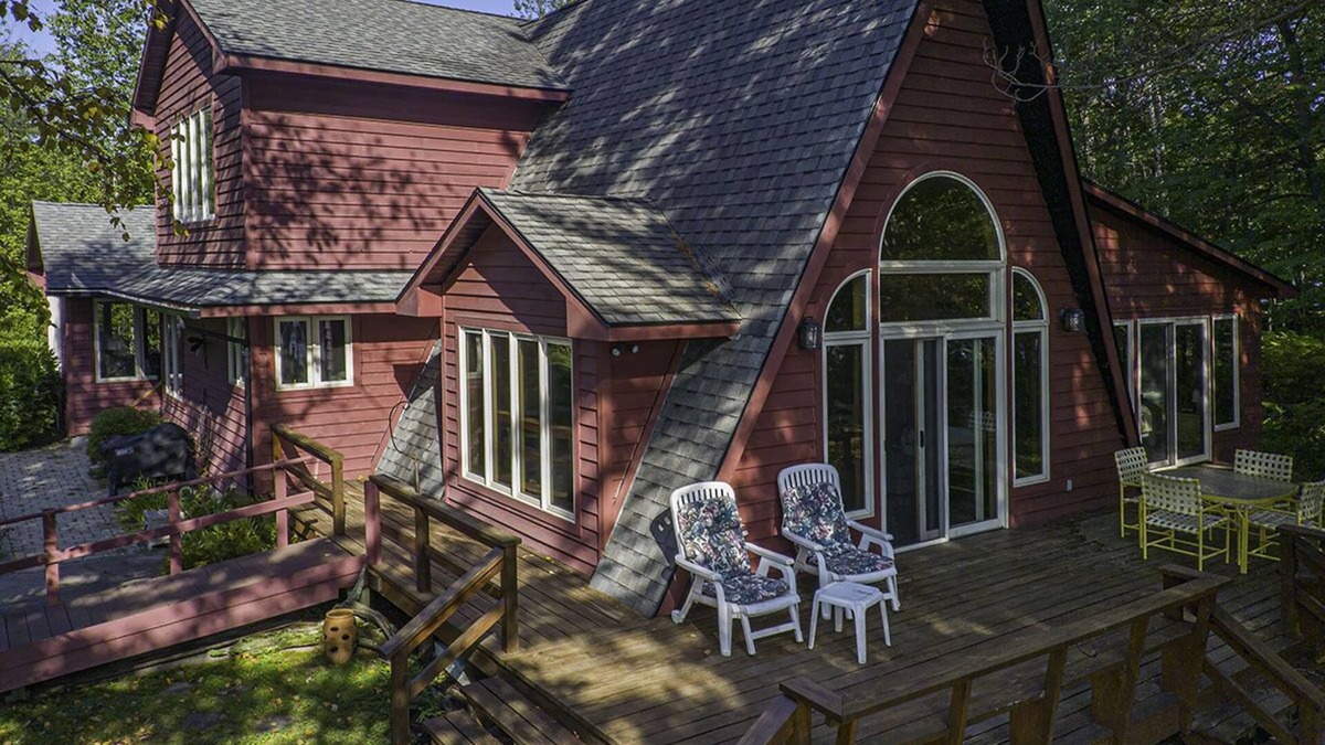 Manitowish Waters House | Waterfront modified A-frame on chain of 10 lakes