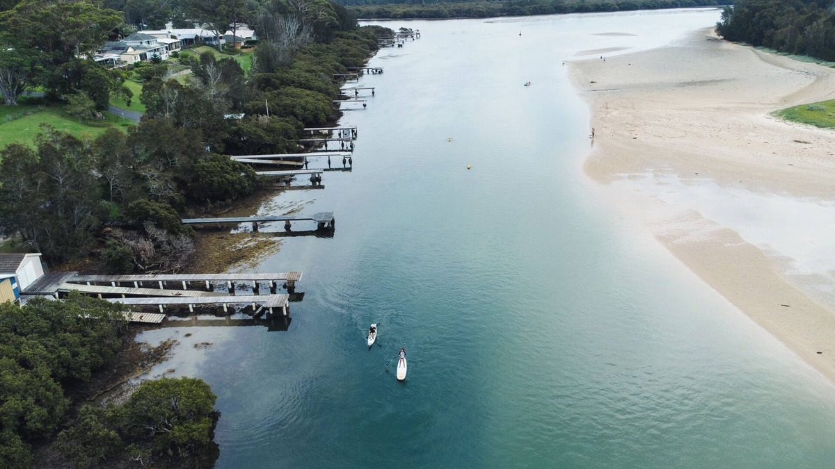 Mossy Point House | Waterfront @ Mossy - Own Private Jetty; minutes to Beach and 5 minutes to Mogo