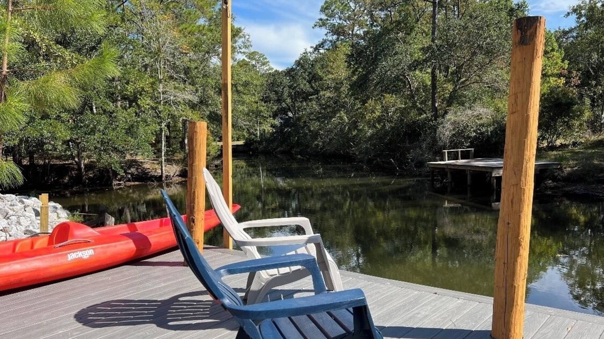 Florida Panhandle House | Waterfront Newly Renovated and Decorated 3brs home.