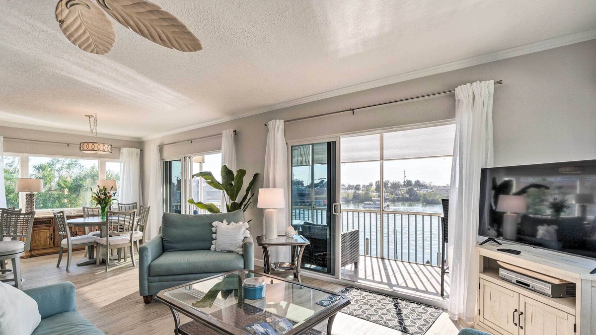 Laurel Condo | Waterfront Nokomis Condo < Half Mile to Beach!