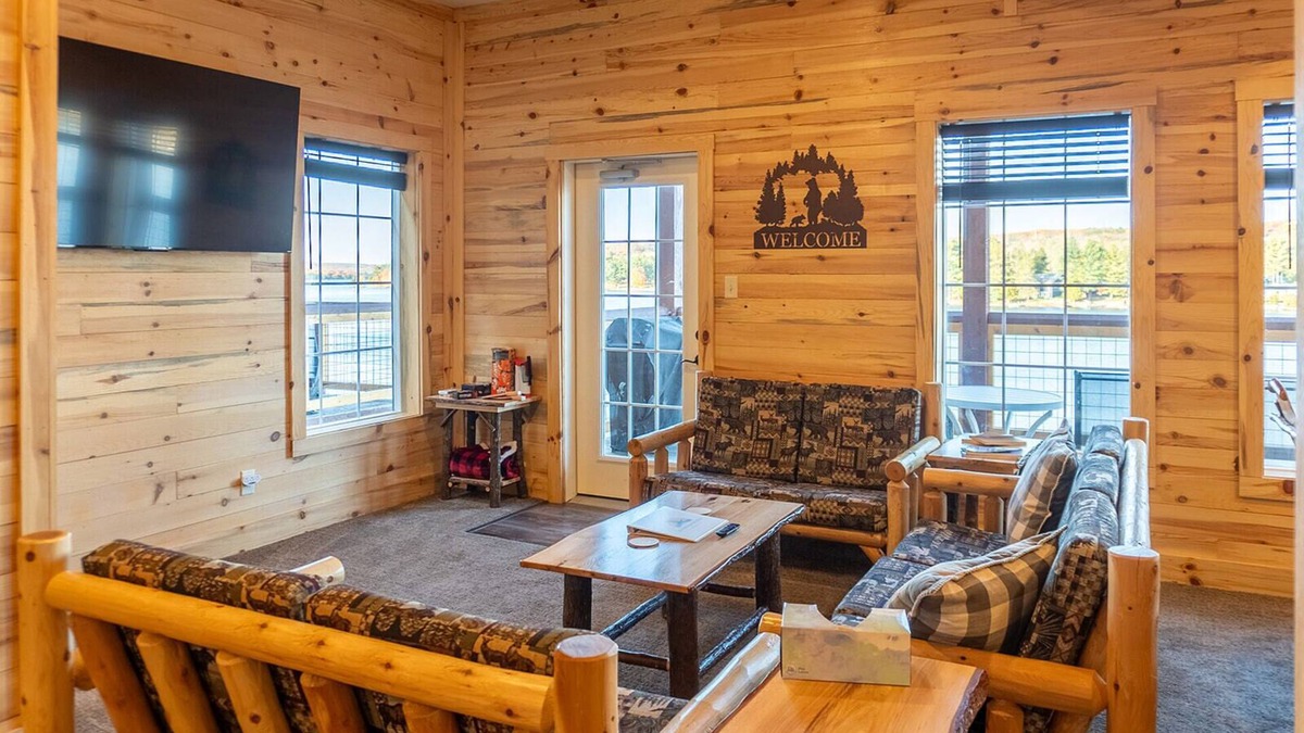Houghton Cabin | Waterfront Northwoods Bunkhouse 19B