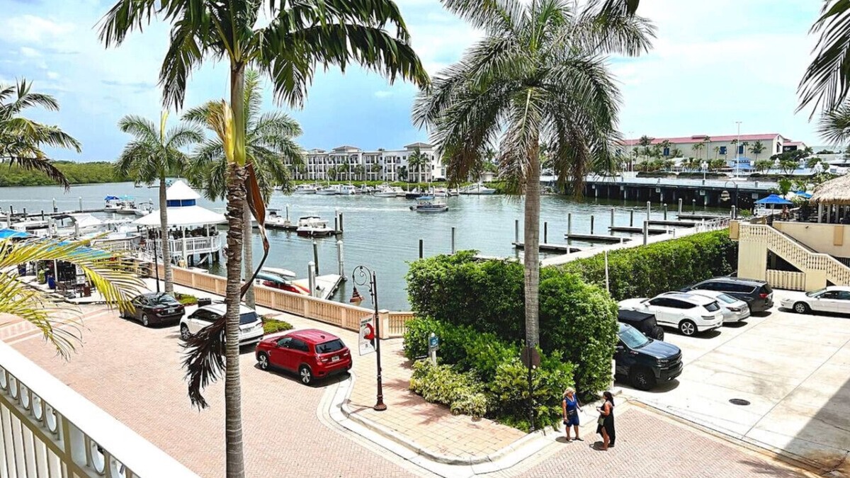 Redevelopment Area Condo | Waterfront Oasis, Luxury Condo, First-Class Dining