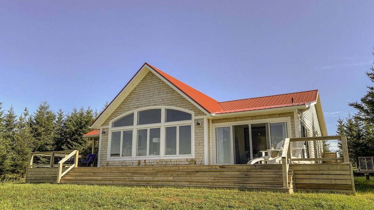 Darnley House | Waterfront oasis with private dock, hot-tub, 2 minutes to beach