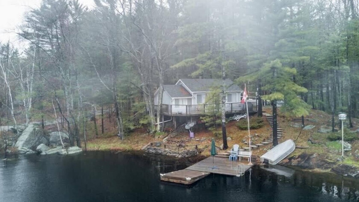 Muskoka Lakes Cottage | Waterfront on Lake Muskoka!
