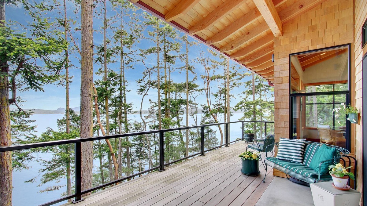 Friday Harbor House | Waterfront! On San Juan Channel! Waters Edge