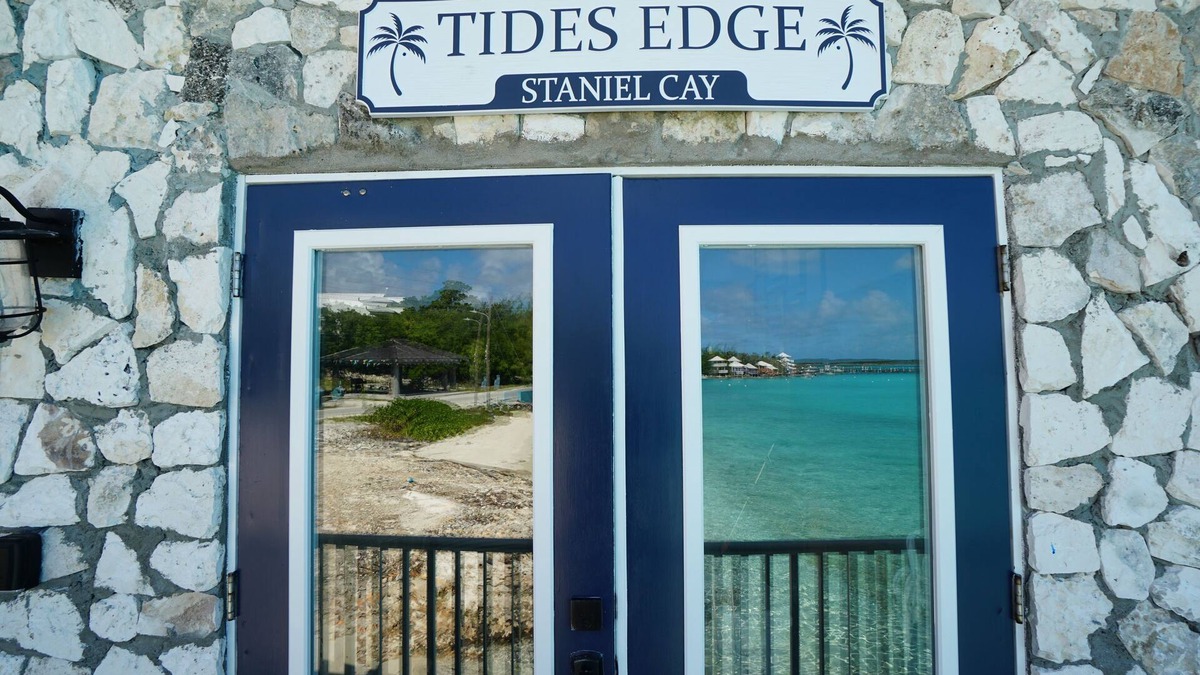 Staniel Cay Apartment | Waterfront One Bedroom Apartment Staniel Cay Tides Edge