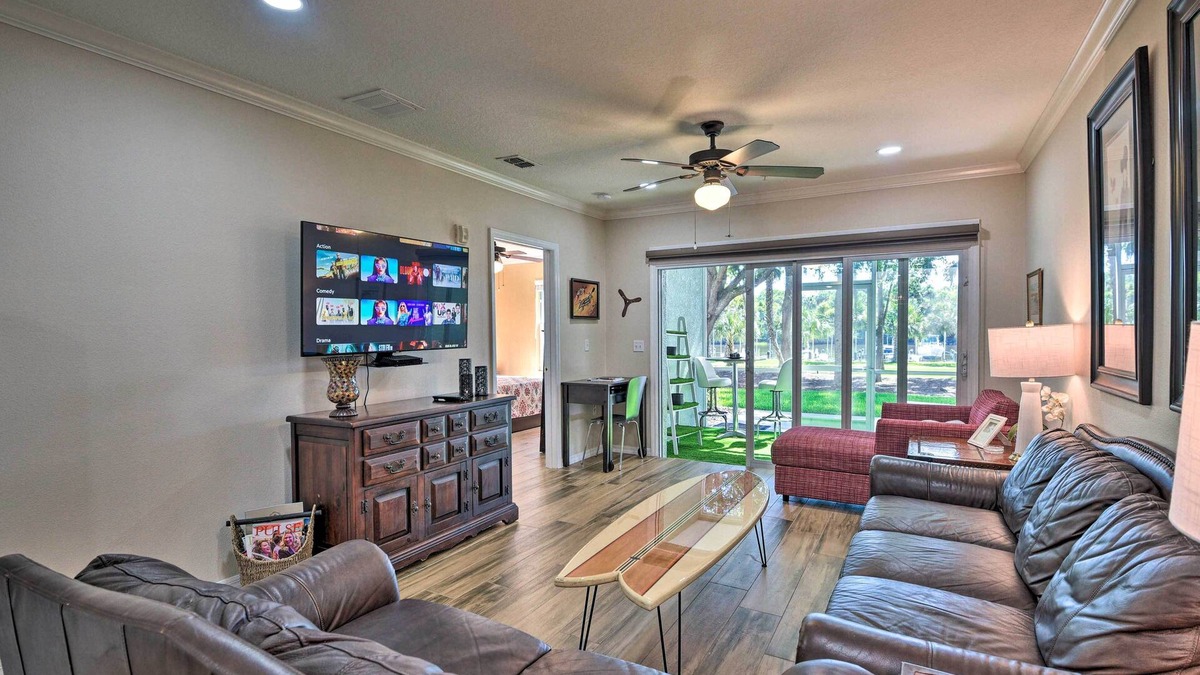 Palm Coast Condo | Waterfront Palm Coast Condo w/Boat Dock & Pool!