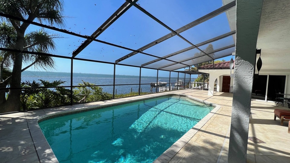 Bayshore Gardens House | Waterfront Paradise- Heated pool, AMAZING Sunsets!