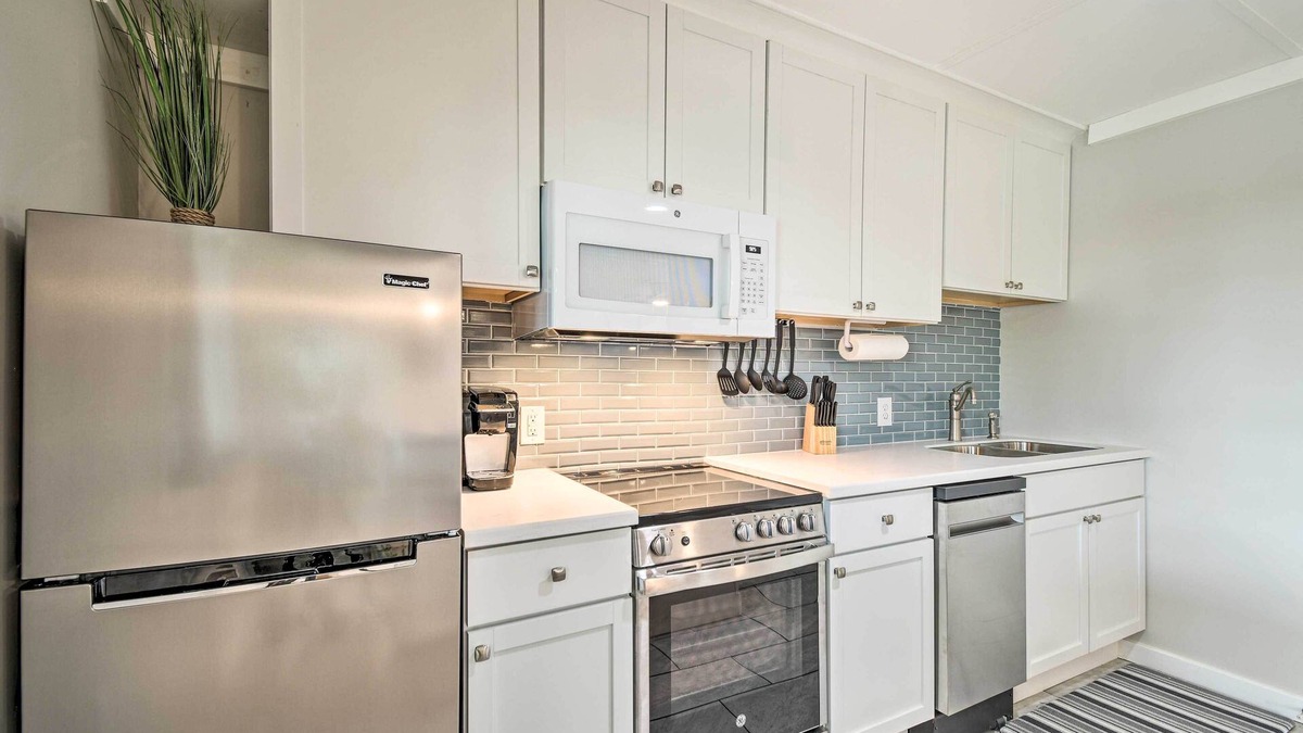 Perdido Key Coves One Apartment | Waterfront Pensacola Retreat: Walk to Beach!
