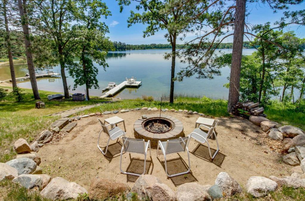 Pequot Lakes House | Waterfront Pequot Lakes Cabin Fire Pit and Views!