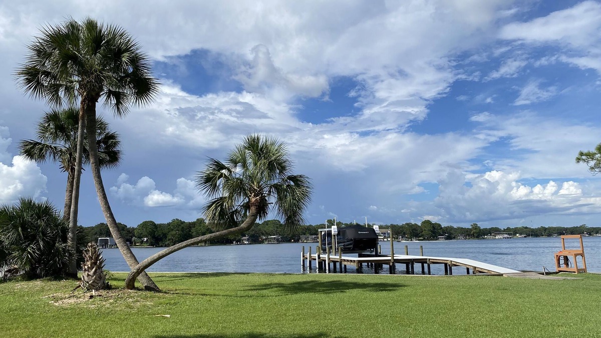 Fort Walton Beach House | Waterfront, Private Dock, 10 min to beach, multi lg family home